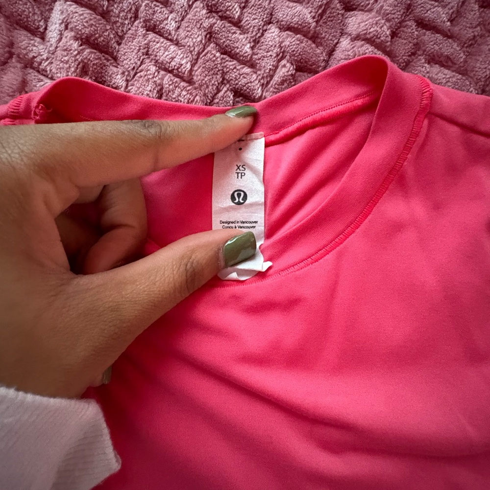 Pink cropped shirt